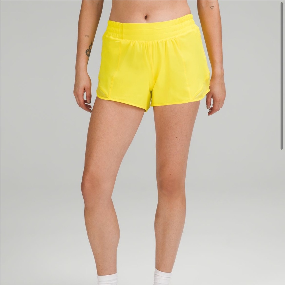 Lululemon Hotty Hot LR shorts Size 6 in Sonic Yellow